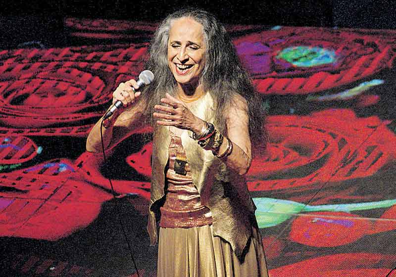 Maria Bethânia em show - Foto: divulgação