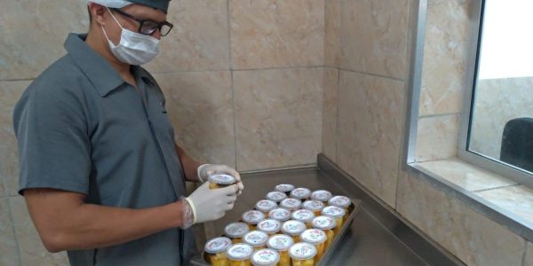 Preparo é feito por equipe da nutrição do hospital. - Foto: divulgação