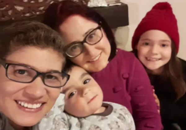 Milene e Ede com os filhos Dudu e Gabi Foto: Arquivo Pessoal